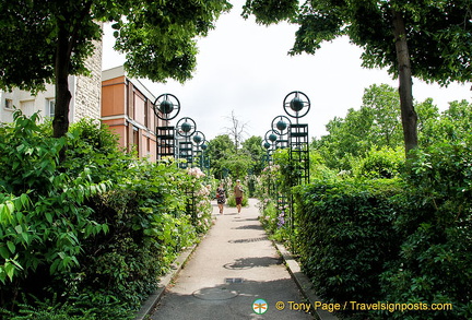 Some decorative trellises in the Promenade Plantée 